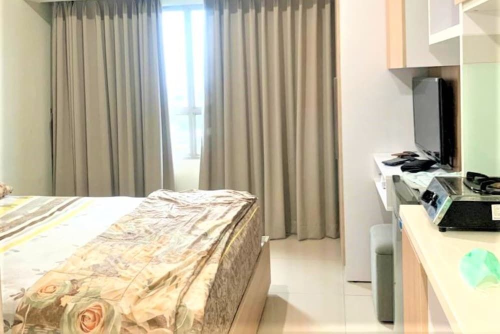 Springlake Apartment Summarecon by Veeroom 2