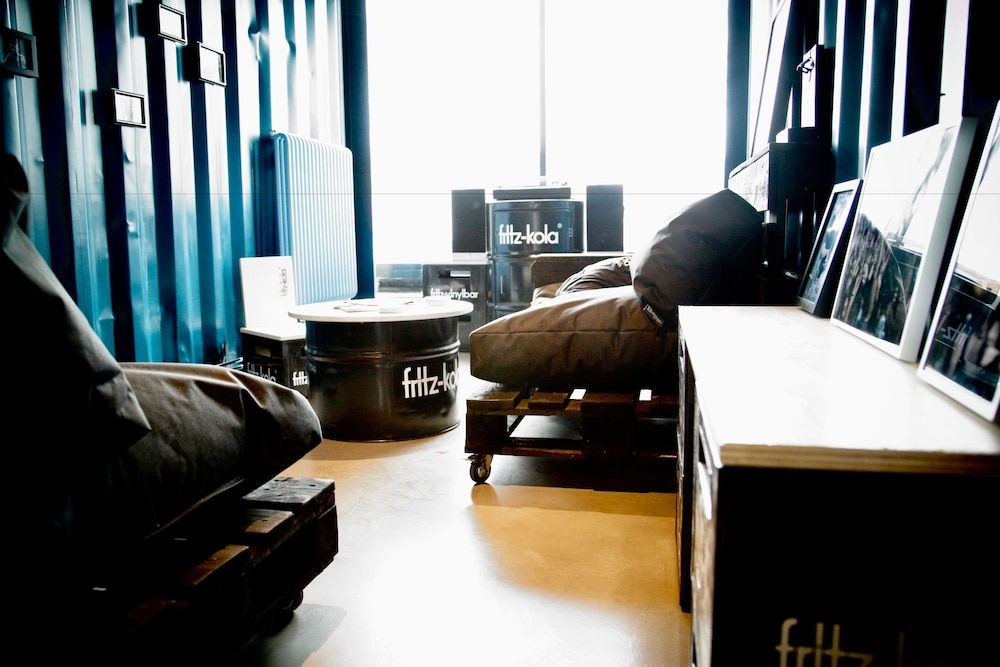 DOCK INN Hostel Warnemünde 3