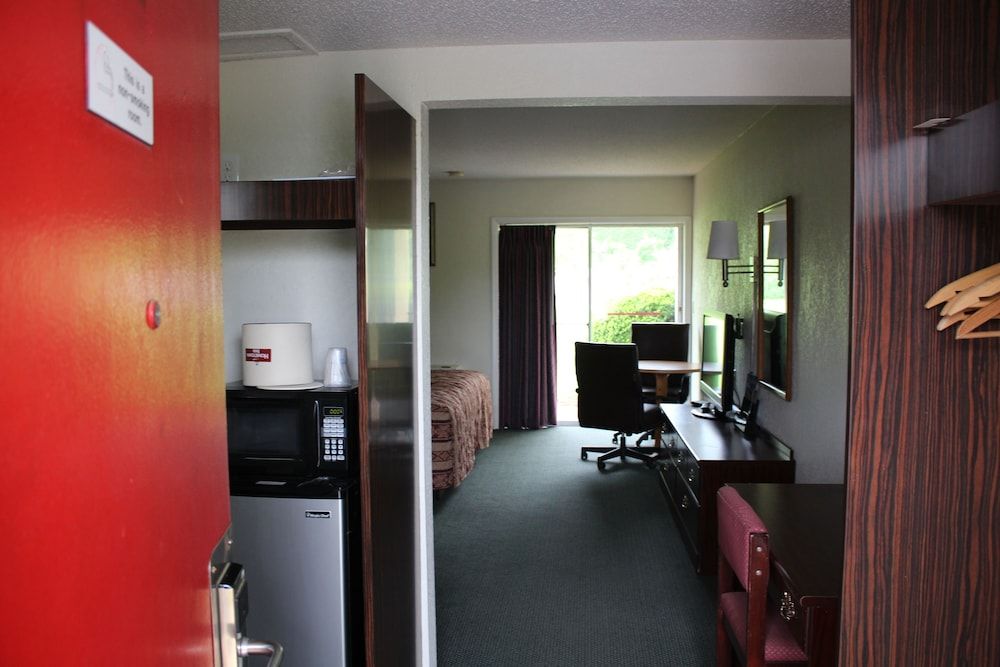 Hometown  Inn 3