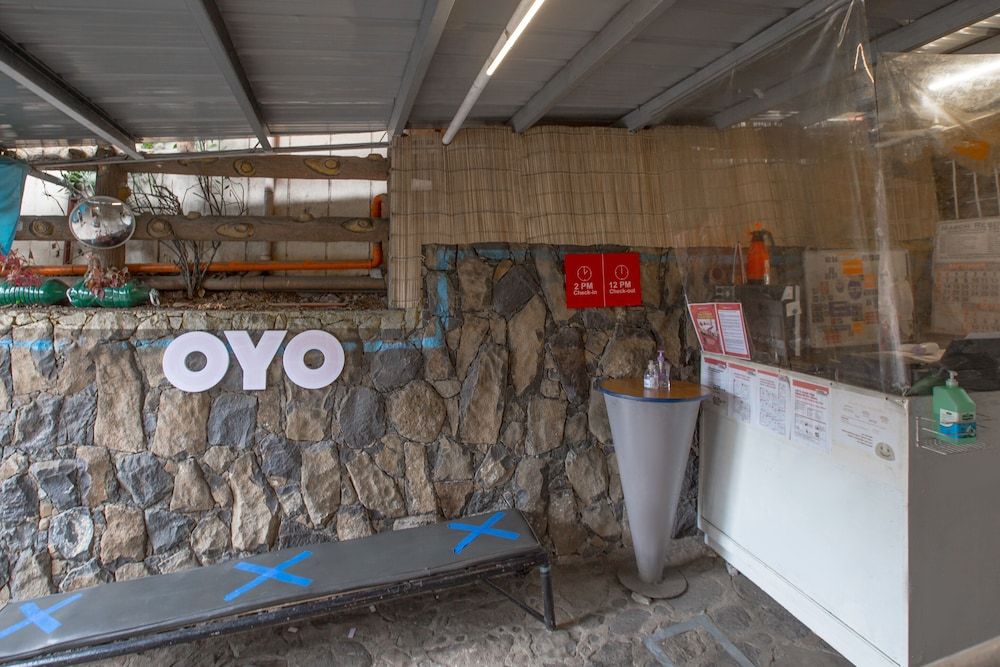 OYO 588 Sunrock Resort 3