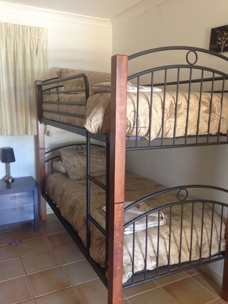 The Nosh & Nod - Avon Terrace 2