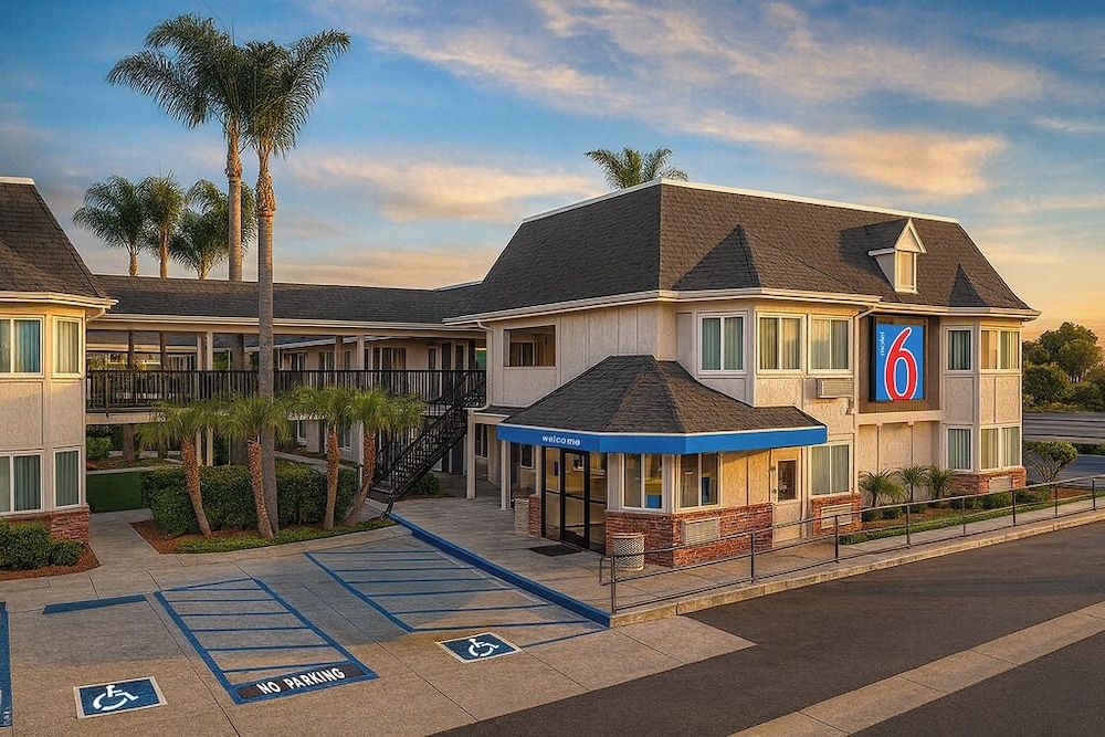 Motel 6 Westminster, CA - North 2 estrelas em Westminster