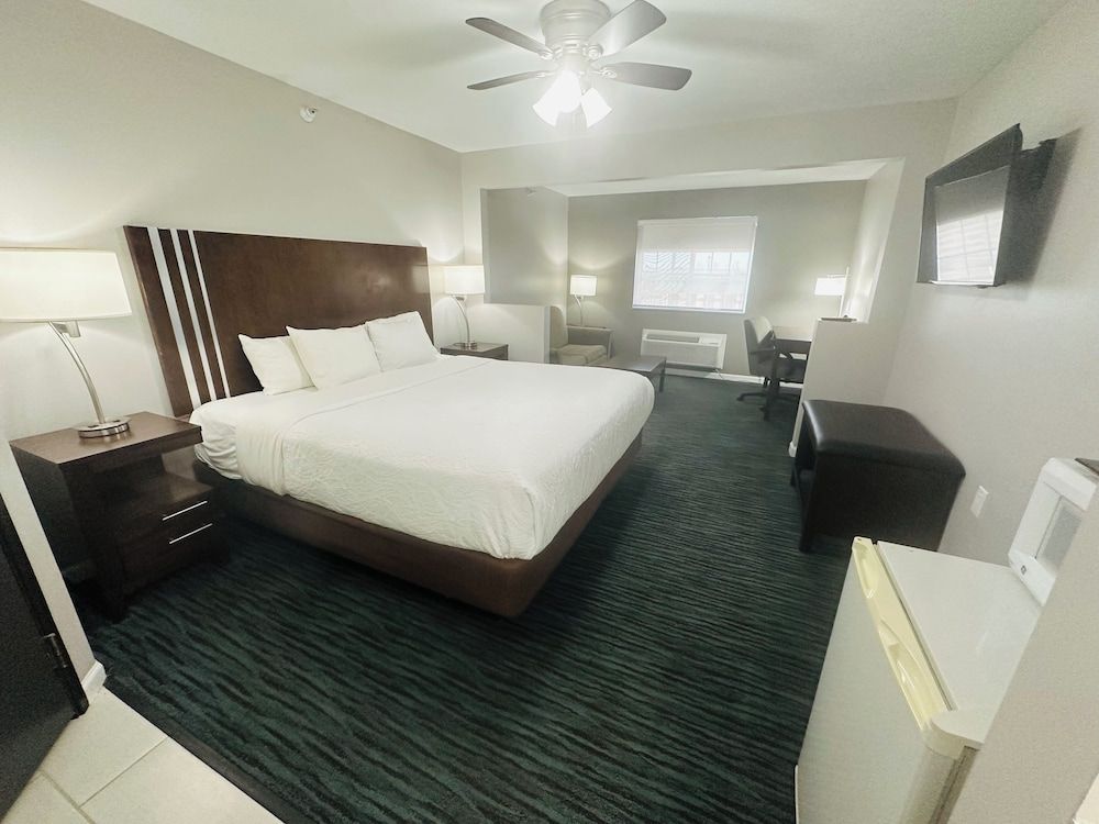 BridgePointe Inn & Suites by BPhotels, Lincoln I-80/27th St 2 estrellas en Lincoln