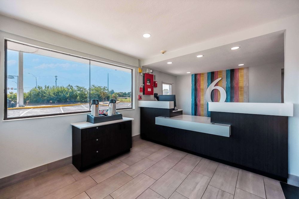 Motel 6 Fort Worth, TX - East 2