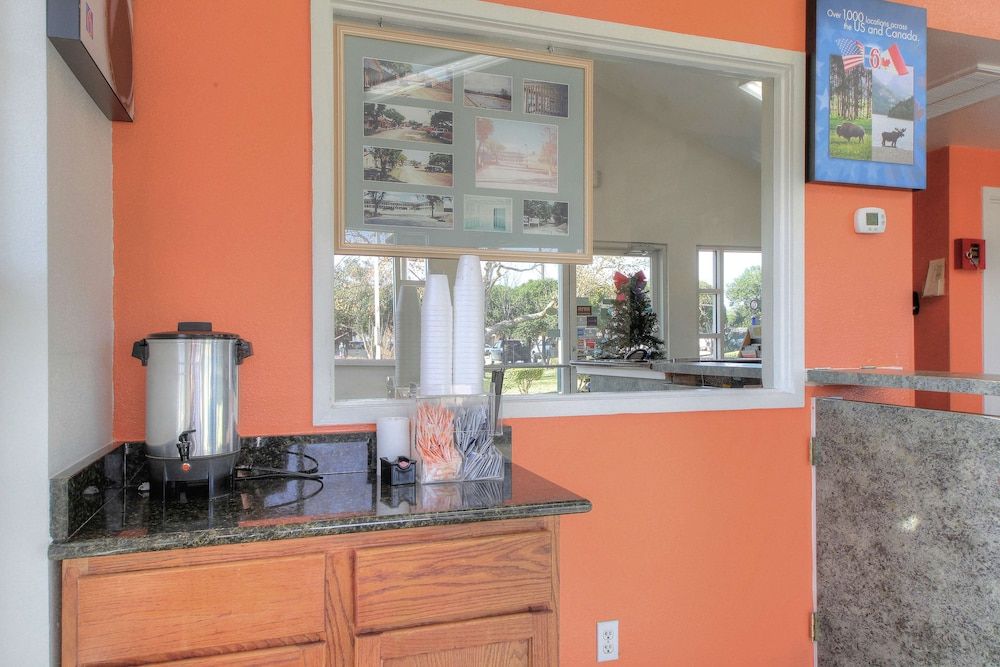 Motel 6 Kerrville, TX 3