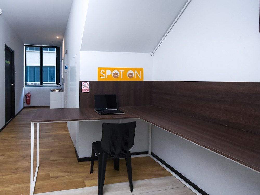 Hotel O Lm Residence 2