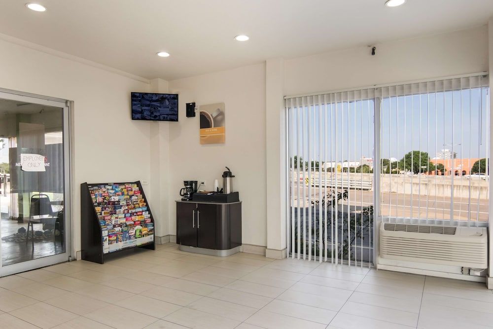 Motel 6 Fort Worth, TX - Seminary 3