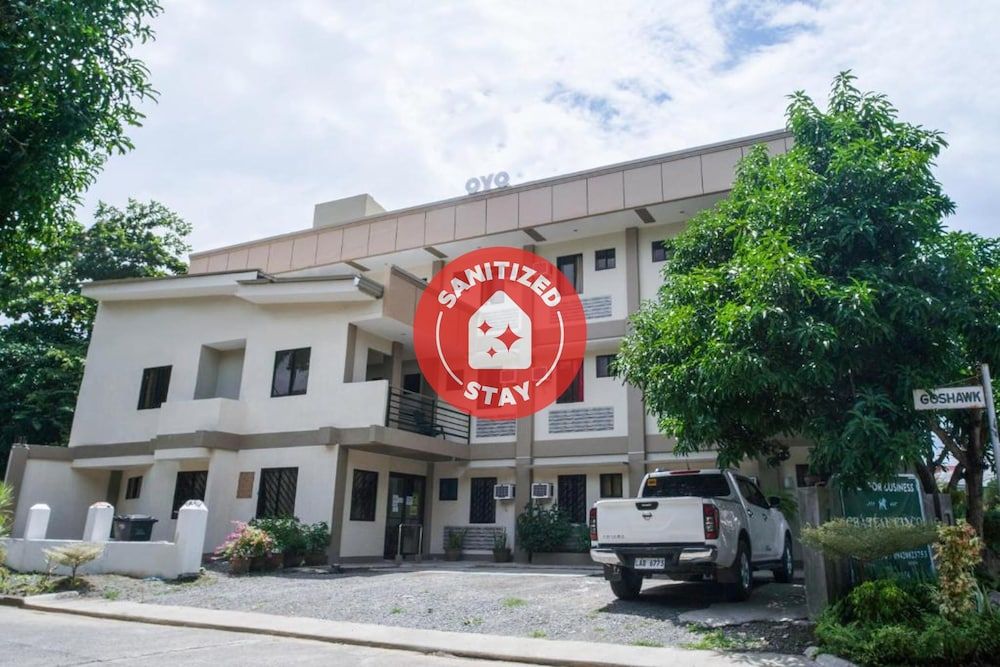 Super OYO 604 Chateau Cinco Dormitel - Hostel