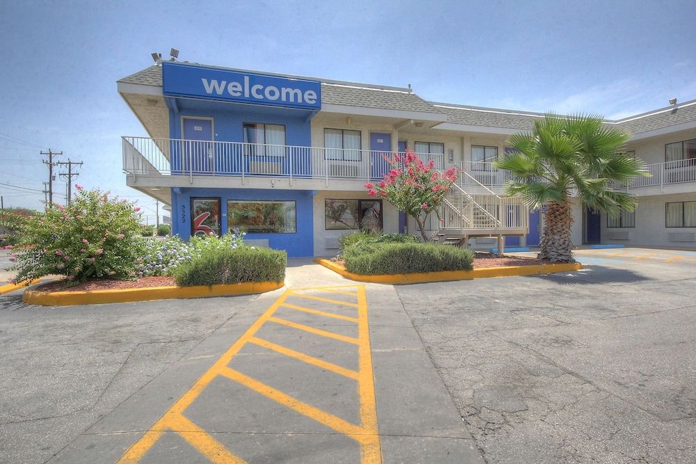 Motel 6 San Antonio, TX - Fort Sam Houston 2 estrellas en San Antonio