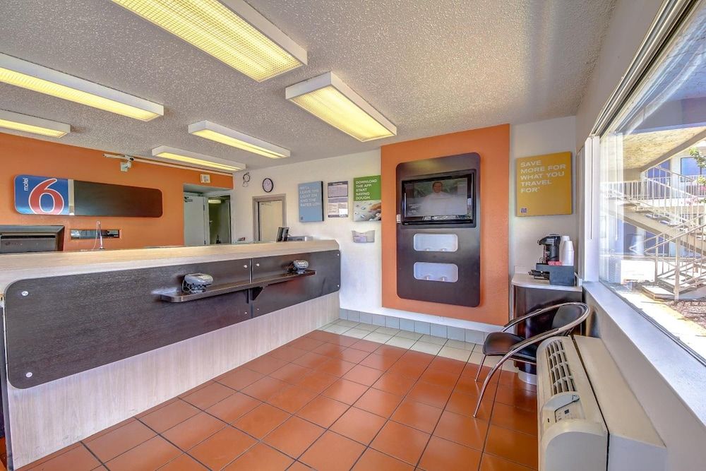 Motel 6 San Antonio, TX - Fort Sam Houston 2