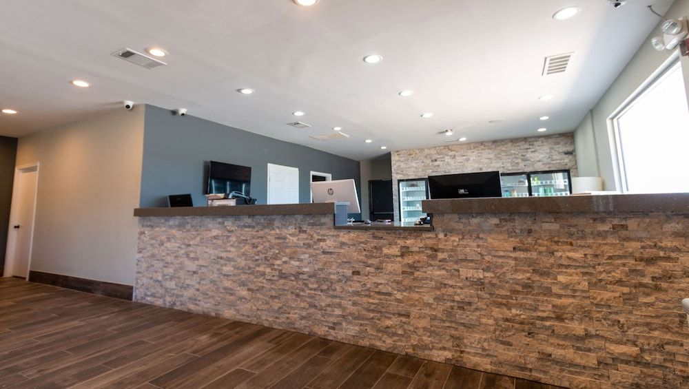 Magnuson Extended Stay and Suites Airport Hotel 2