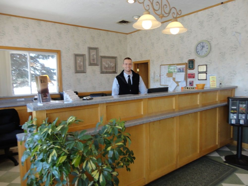 Bangor Inn & Suites 2