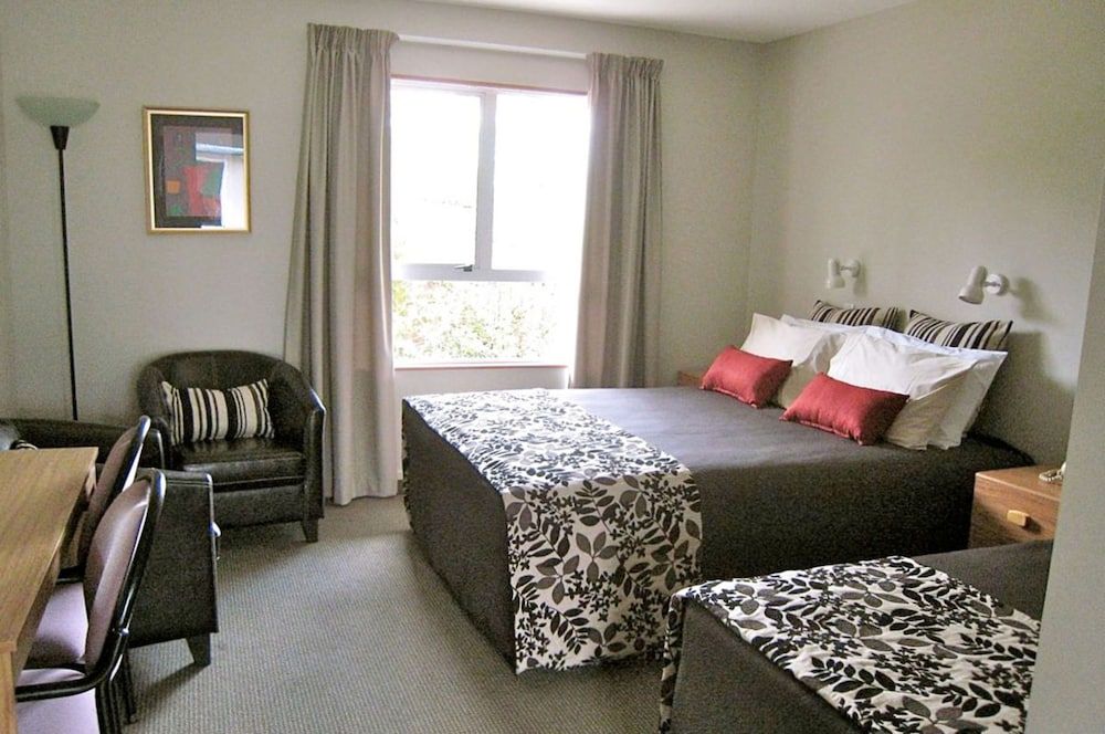 Buller Court on Palmerston 2