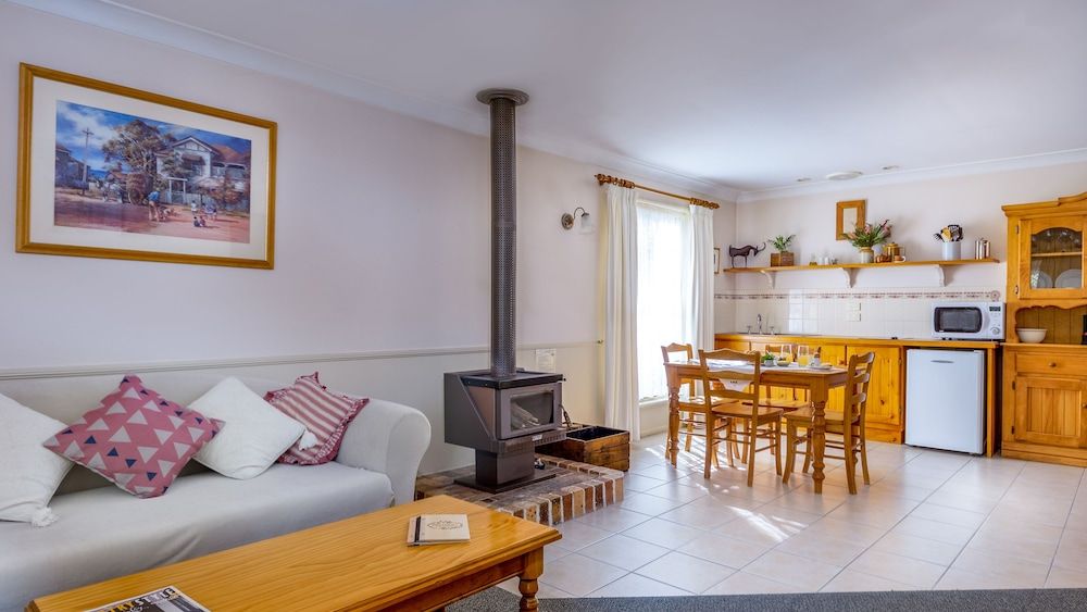 Honeysuckle Cottages Stanthorpe 2