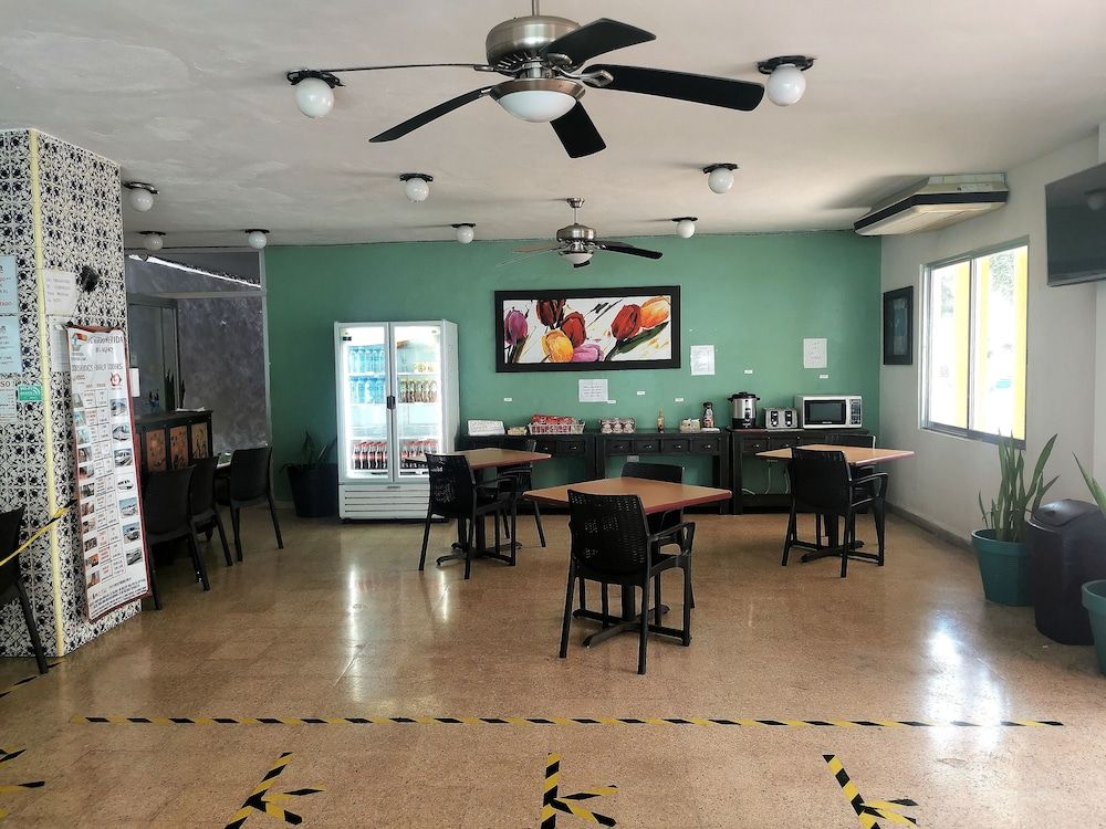 Las Dalias Inn 3