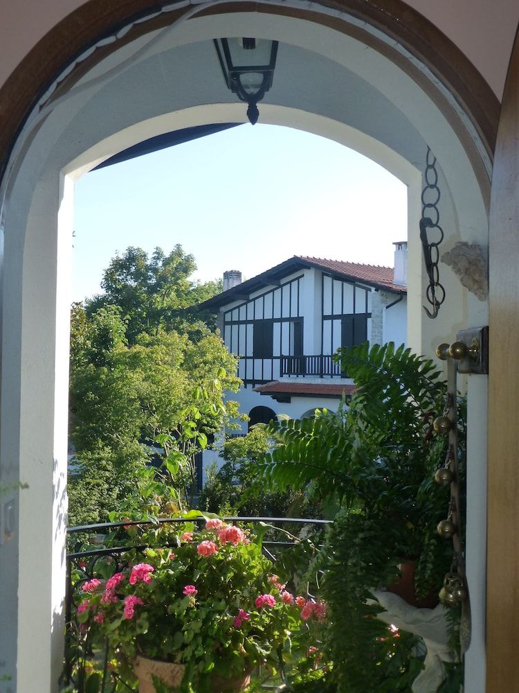 Villa Erresinolettean 2