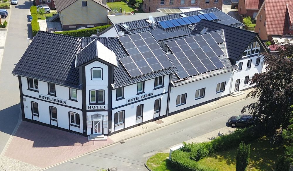 Hotel Rühen, 24 Stunden Check in, kostenfreie Parkplätze 1