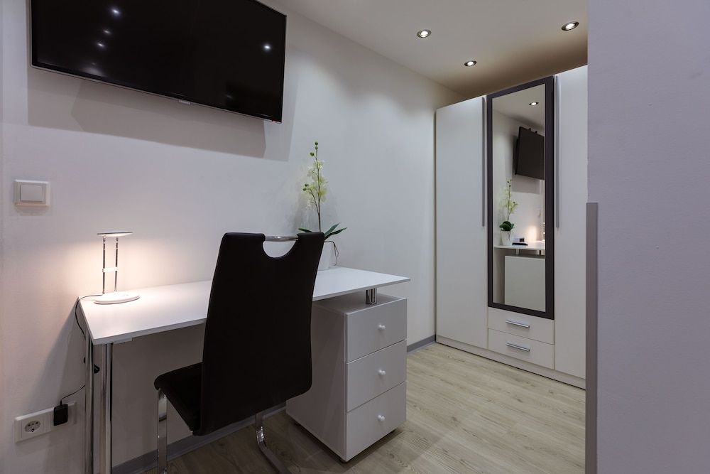 Hotel Rühen, 24 Stunden Check in, kostenfreie Parkplätze 3