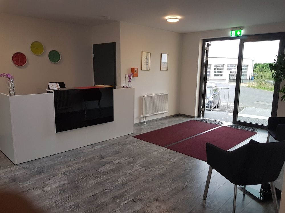 Sunnys Hotel & Residence 2