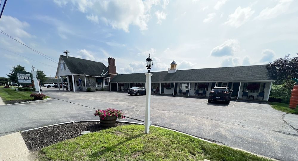 School House Inn