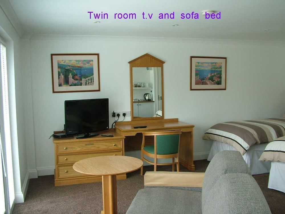 Gosfield Lake Resort 3