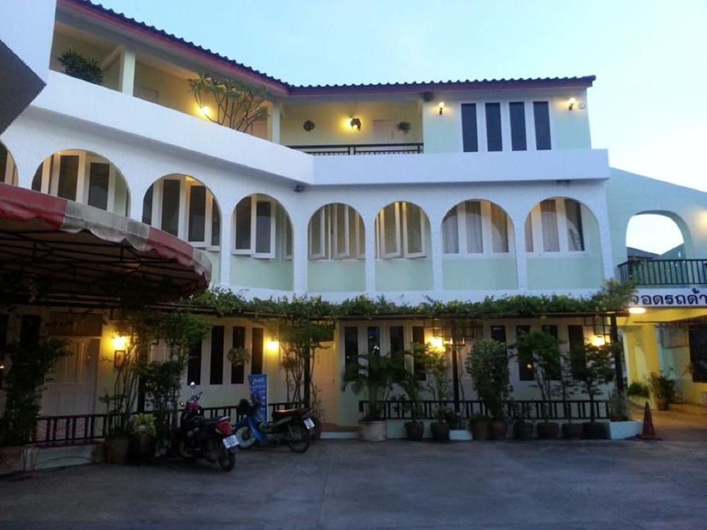 Casa Holiday Hotel 2 estrellas en Phitsanulok