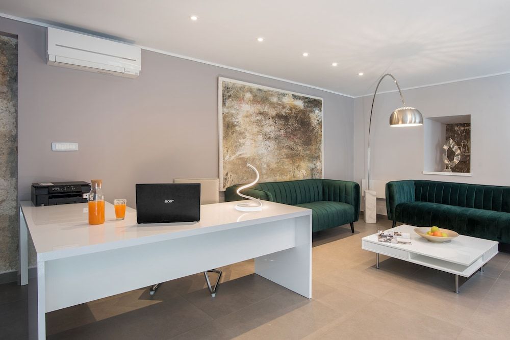 Boutique Rooms Mirabilis 2