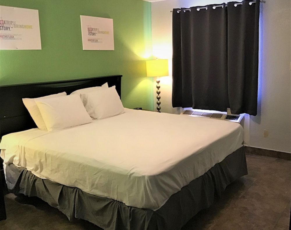 Hwy 59 Motel Laredo Medical Center 3