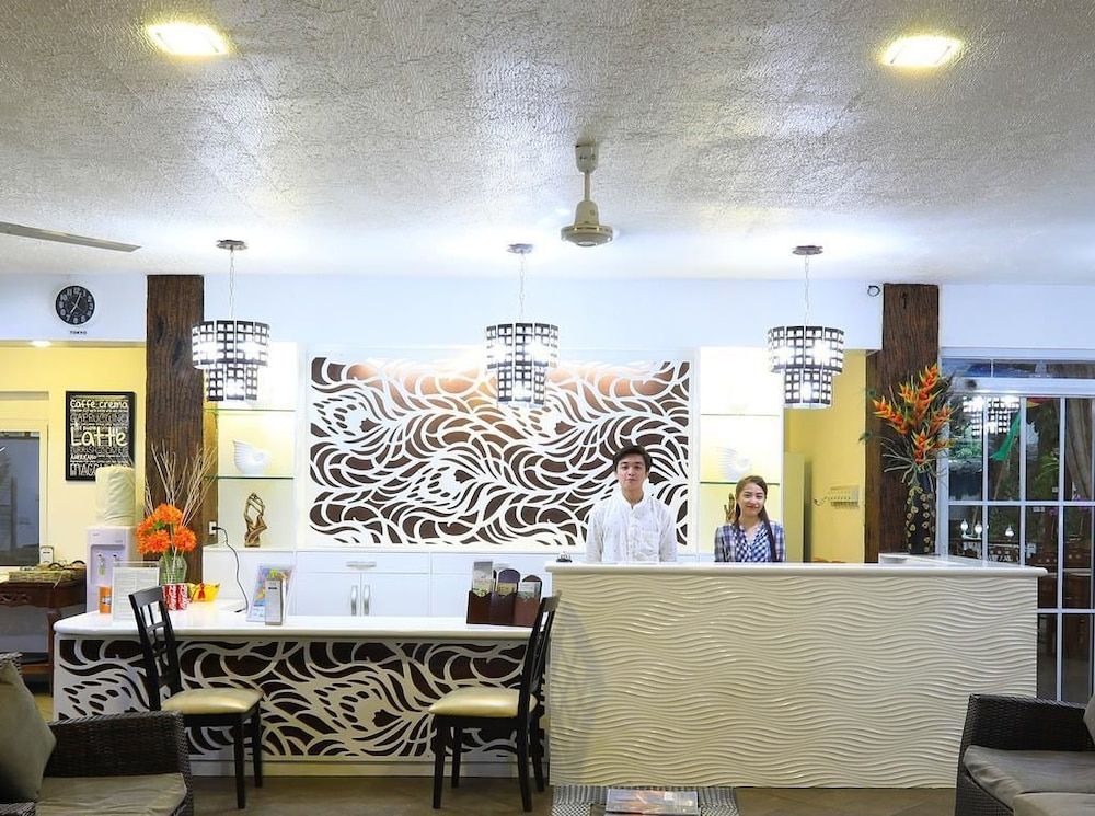 Luljettas Place Garden Suites 2