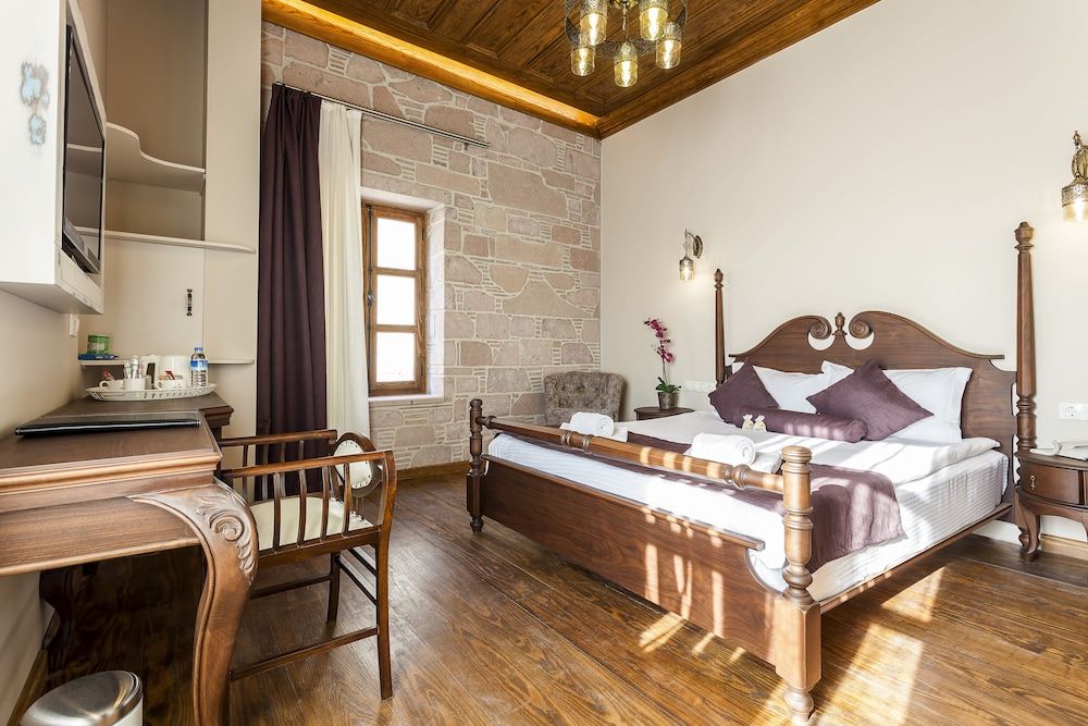 Orchis Hotel 3