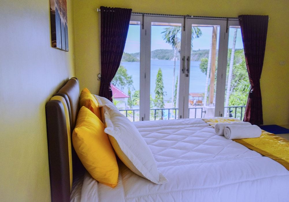 The Hawk's Nest Resort 3