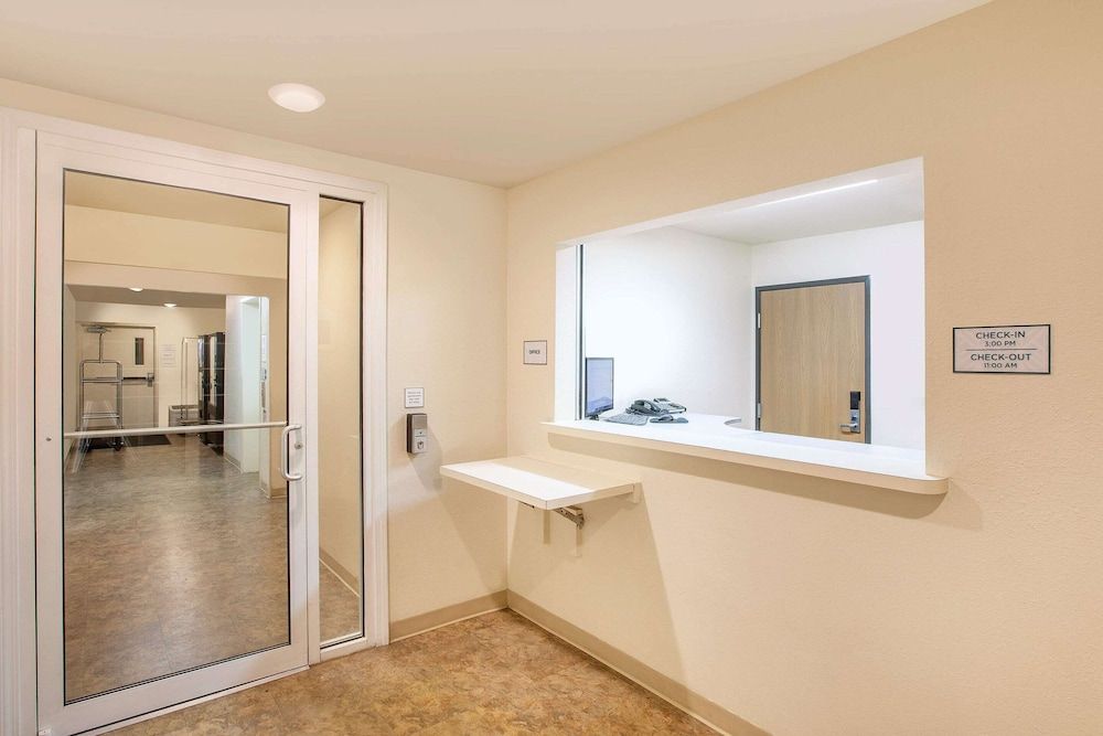 WoodSpring Suites Jacksonville Beach Blvd 2