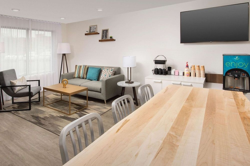 WoodSpring Suites Seattle Tukwila 3