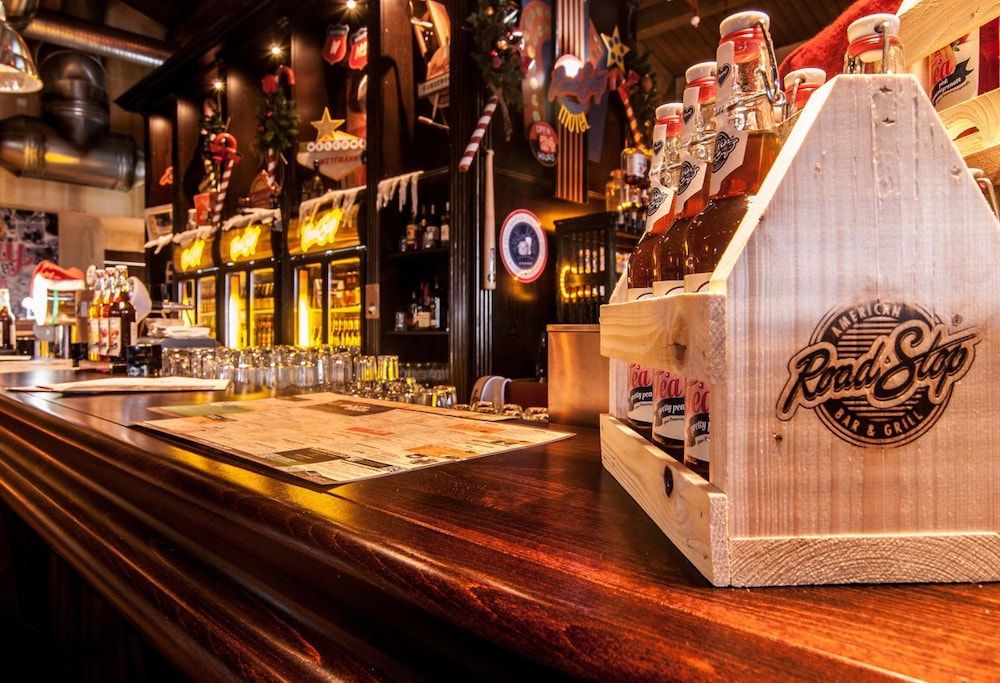 Road Stop Neandertal 2