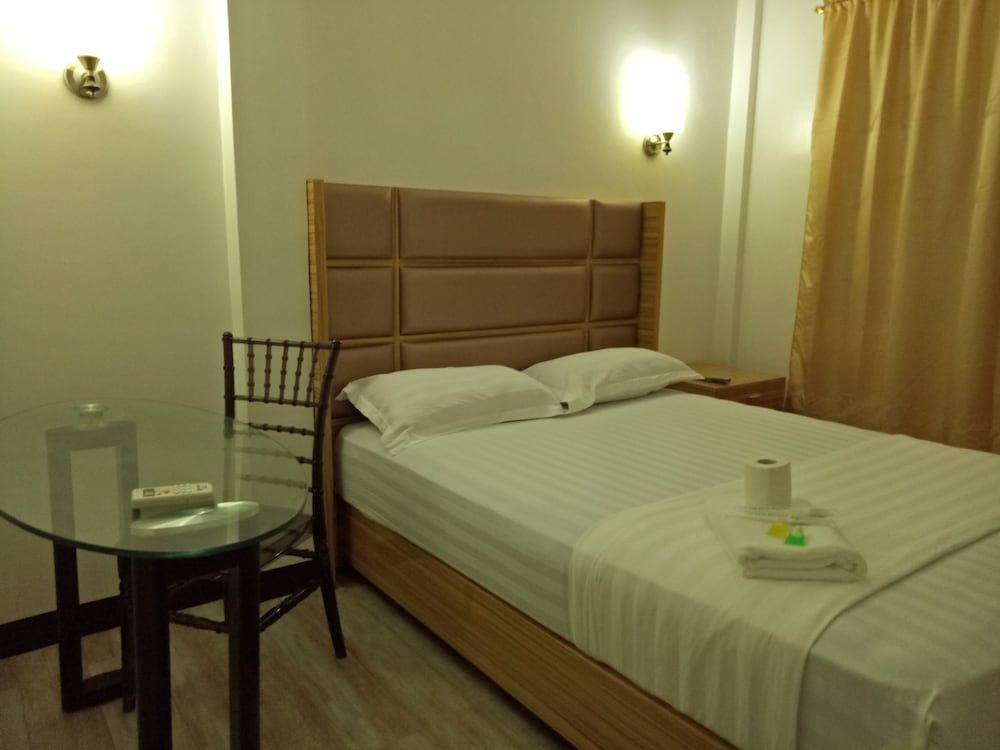 Meaco Hotel - Anilao 2