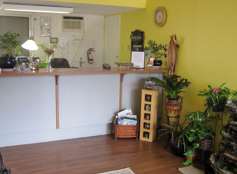 Slumber Lodge Motel 2