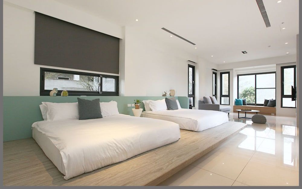 Lovely Pond Hostel 3