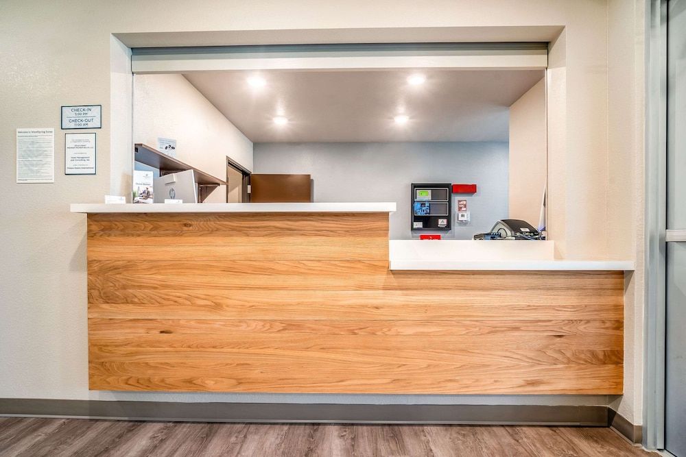 WoodSpring Suites Naples West 3