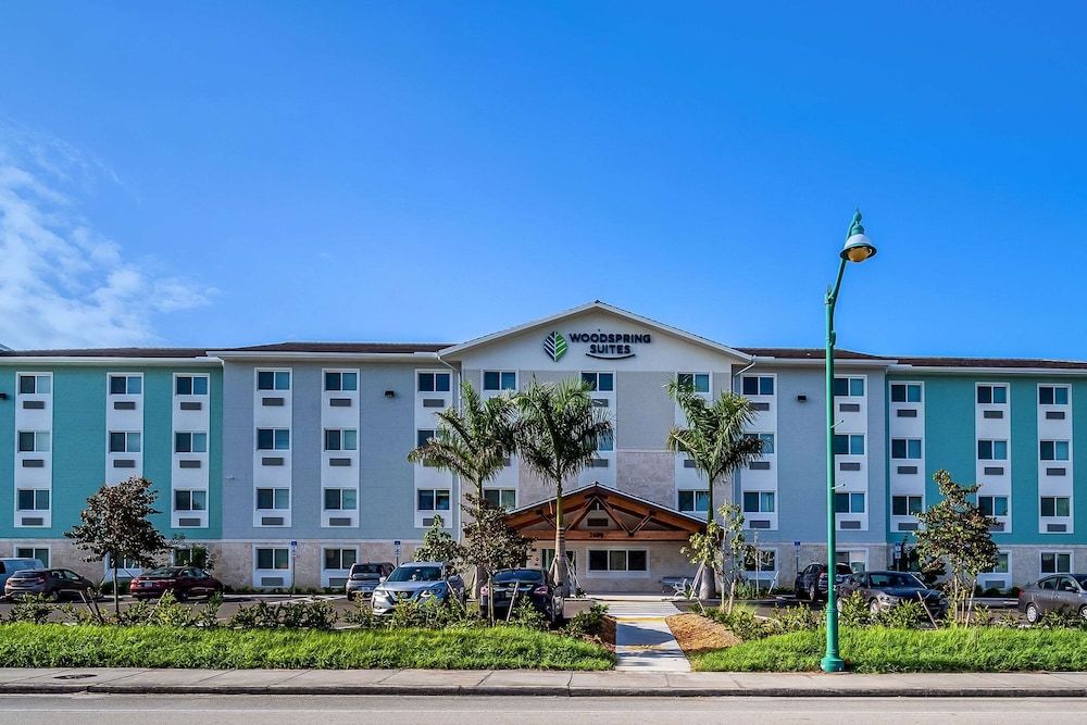 WoodSpring Suites Naples West 2 estrellas en Naples