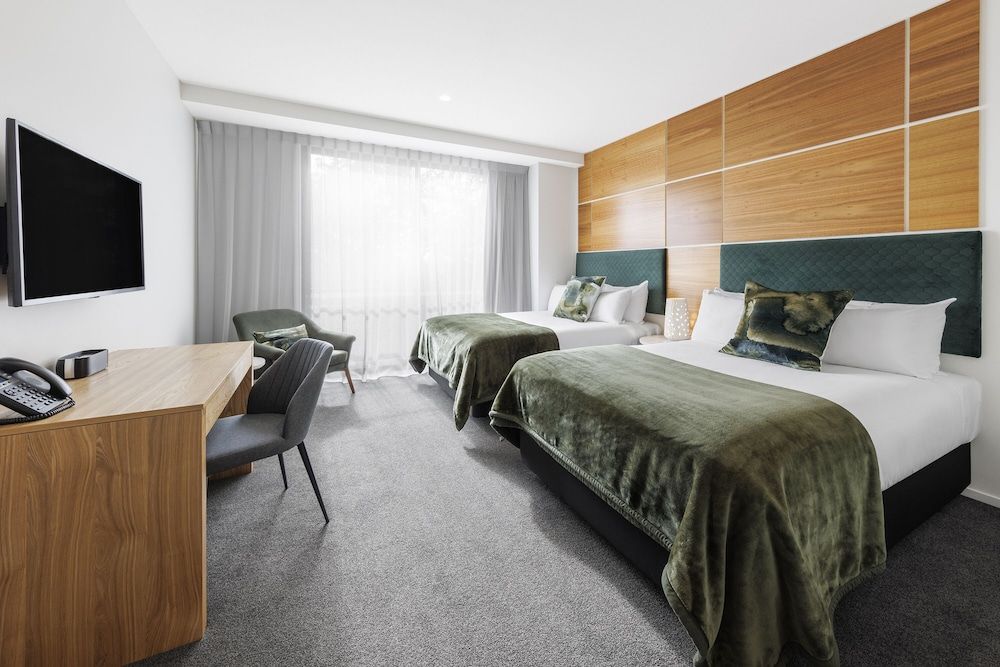 Hidden Lake Hotel and Apartments 3