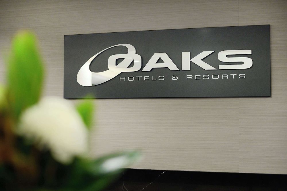Oaks Gladstone Grand Hotel 2