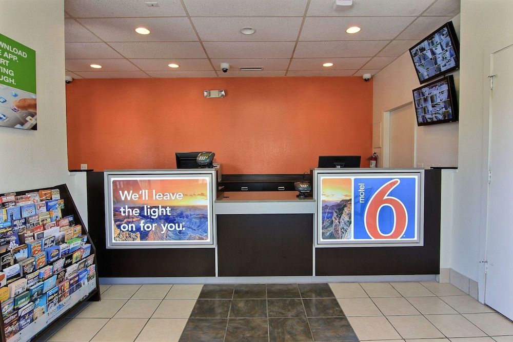 Motel 6 Austin, TX - Central Downtown UT 3