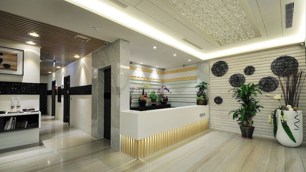 Leesing Hotel 2