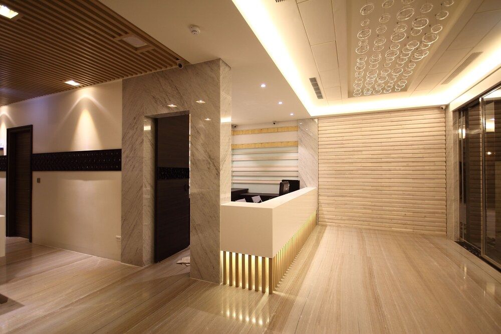 Leesing Hotel 3