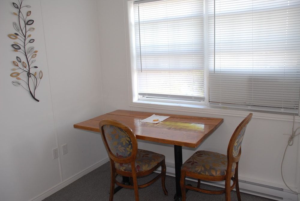 Harbourview Motel & Accommodations 3