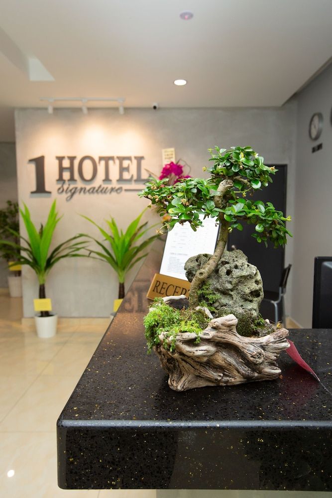 Signature 1 Hotel 2