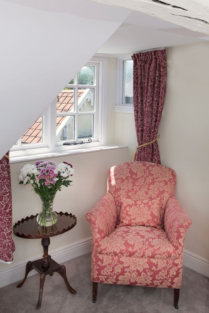 Ammonite Lodge Guest House 2