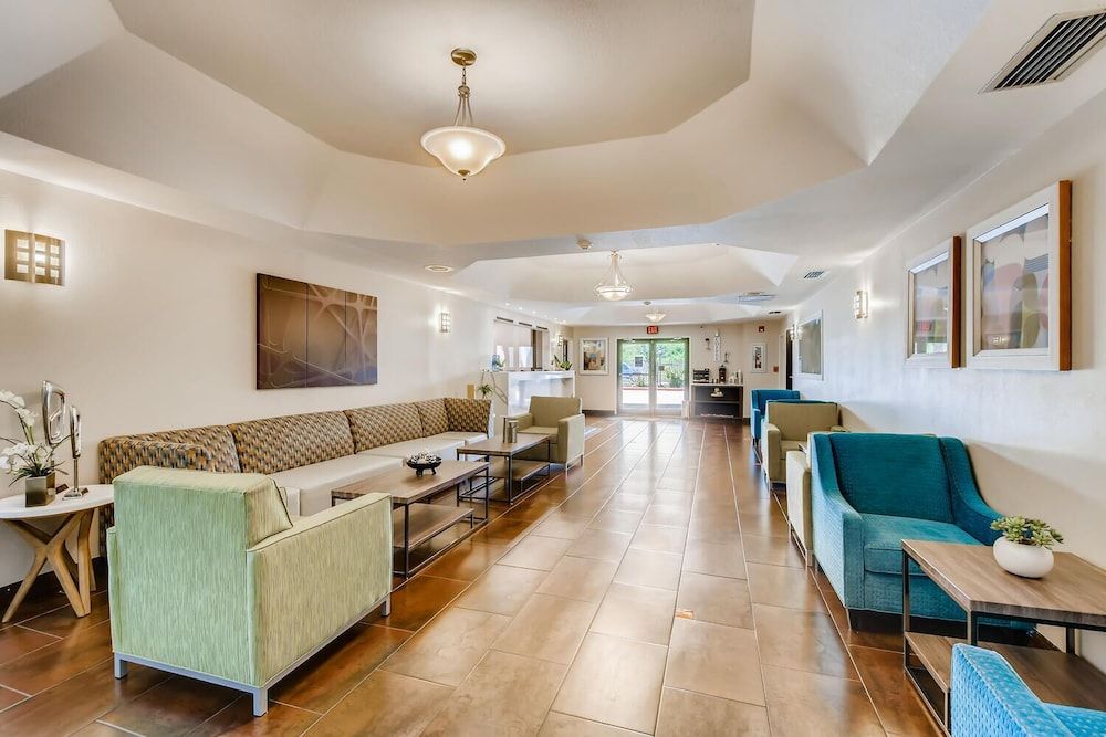 Orangewood Inn & Suites Midtown 3