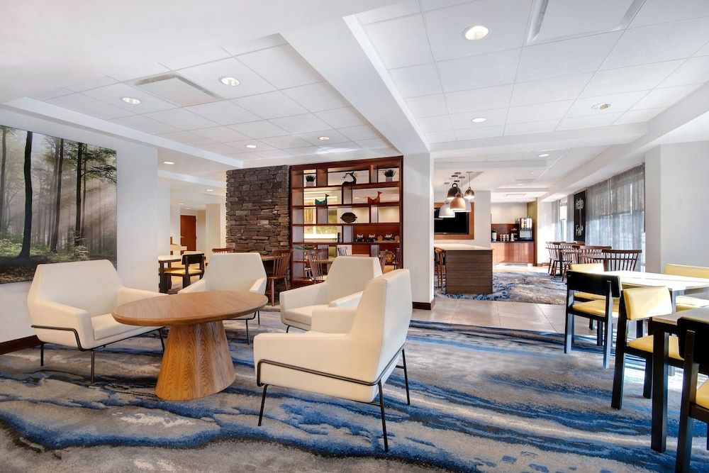 Fairfield Inn & Suites by Marriott Rochester West/Greece 2