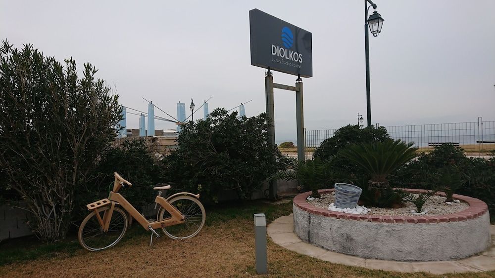 Diolkos Studios -1 estrellas en Loutraki
